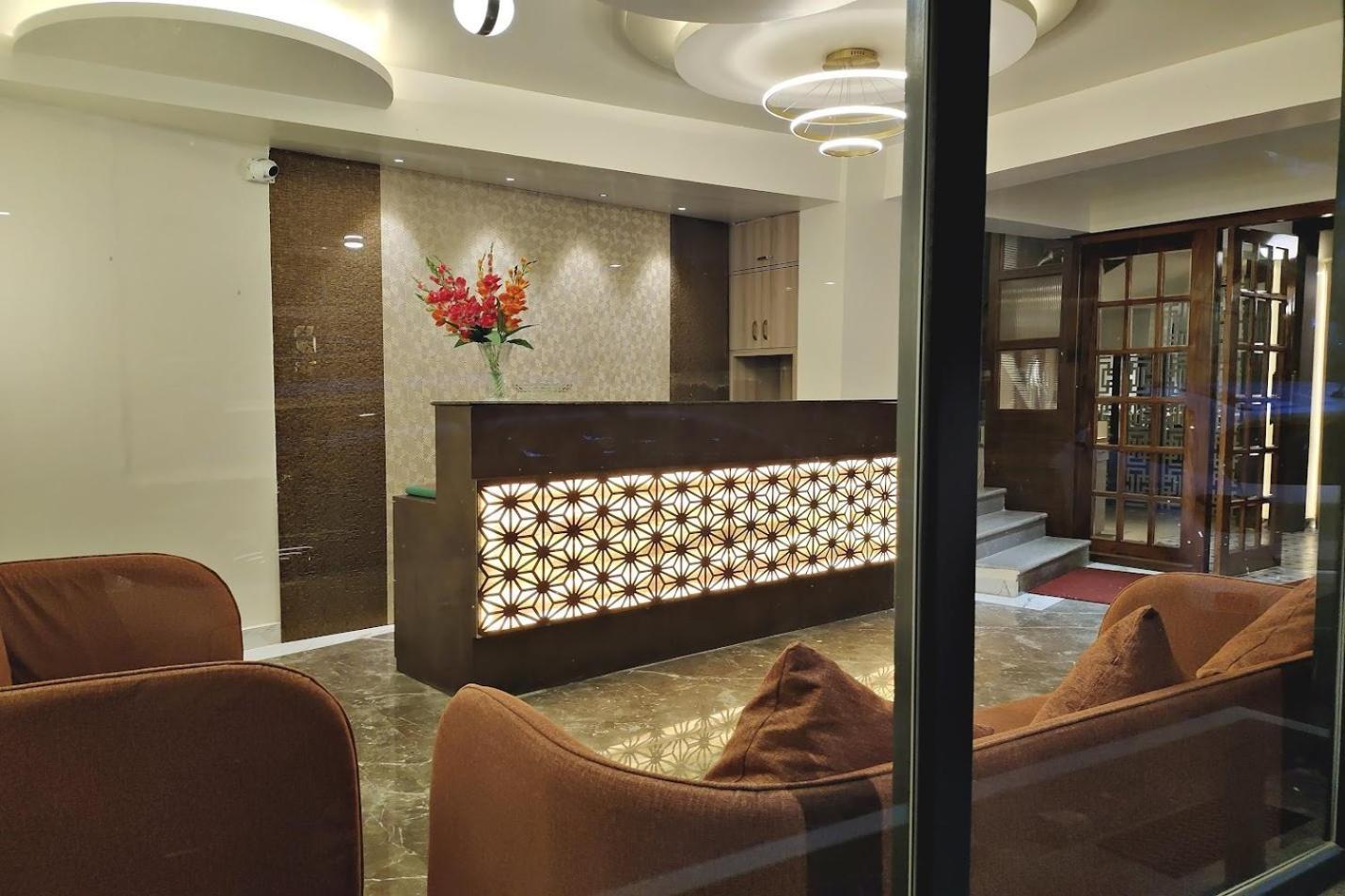 Serenity Taksa Palace Hotel Darjeeling  Exterior photo